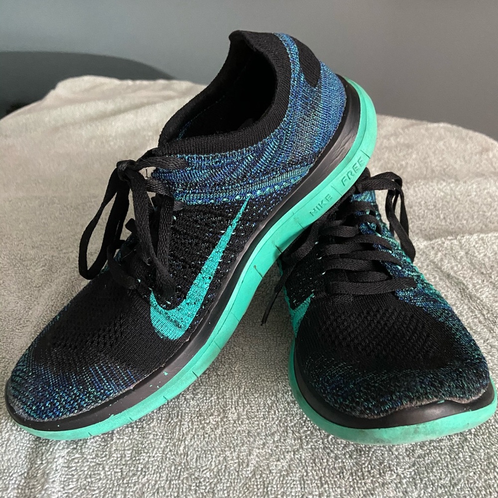 Womens Nike Free Flyknit size 8